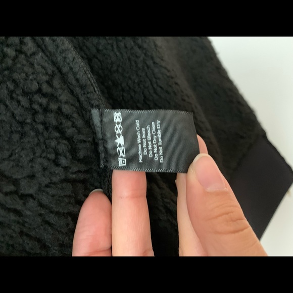 ALALA Vegan Leather Sherpa Vest - Picture 12 of 12